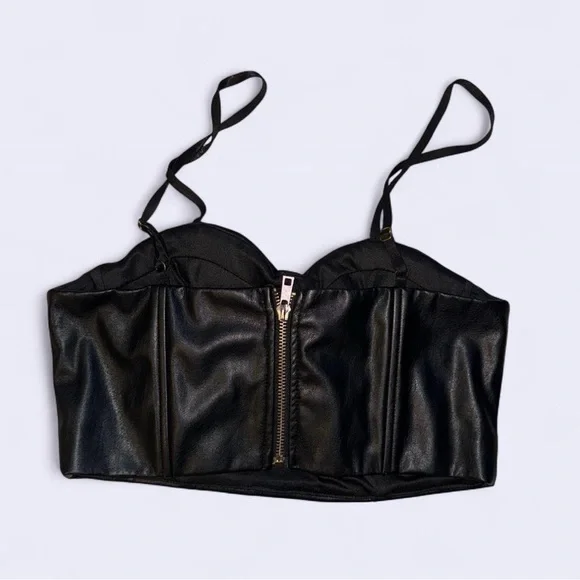 Fashion Nova Black Crop Top - Picture 4 of 4